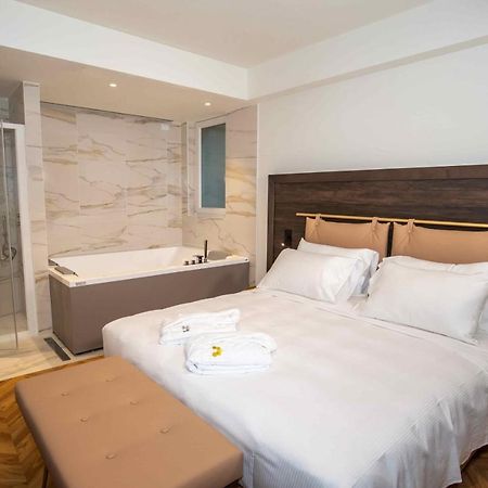 Jacuzzi Suite Home By Enjoy Garda Hotel Peschiera del Garda Extérieur photo