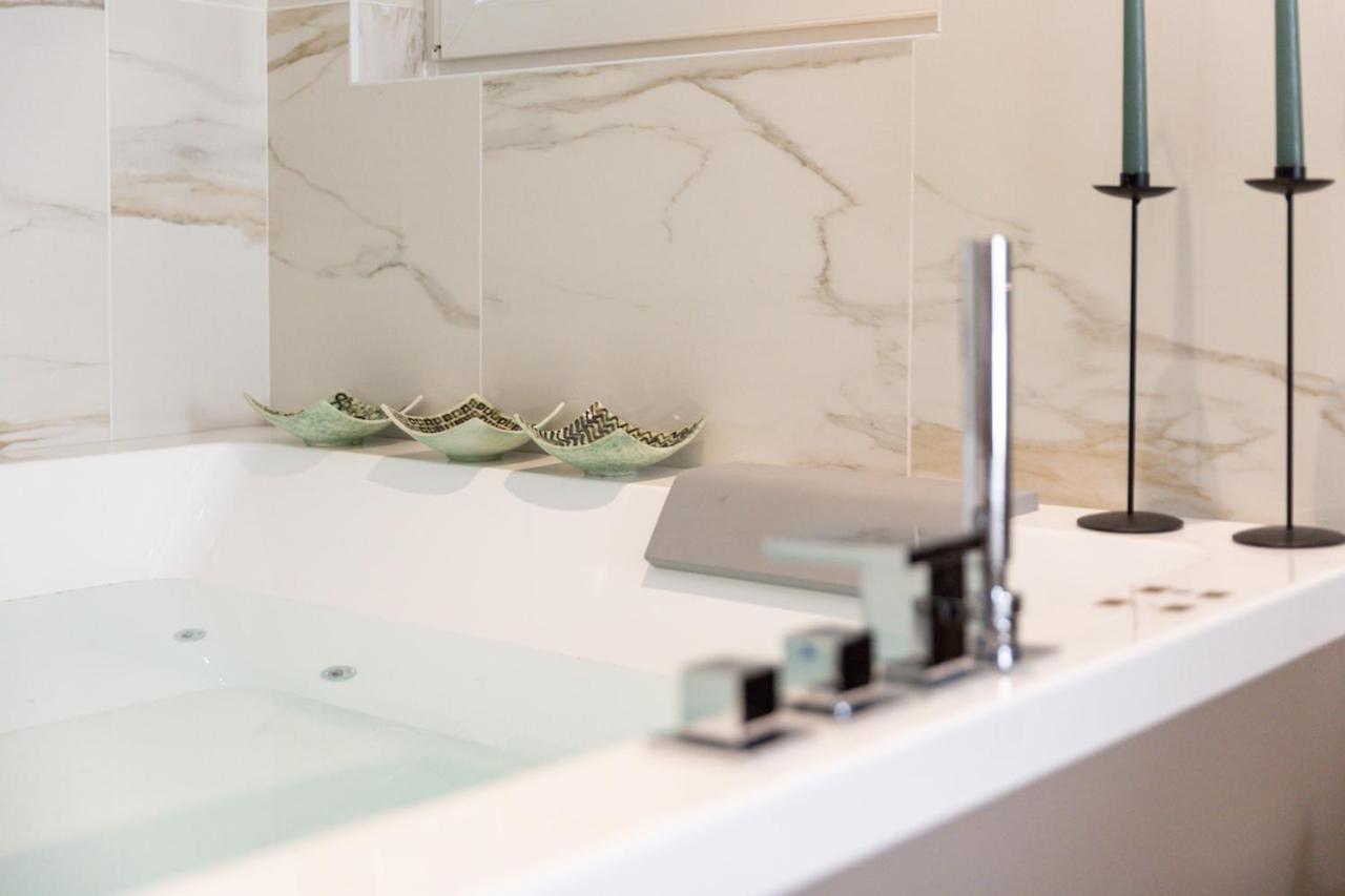 Jacuzzi Suite Home By Enjoy Garda Hotel Peschiera del Garda Extérieur photo
